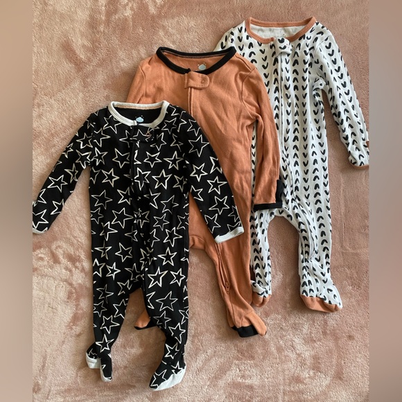 cloud island Other - Cloud Island Baby Footies Bundle of 3